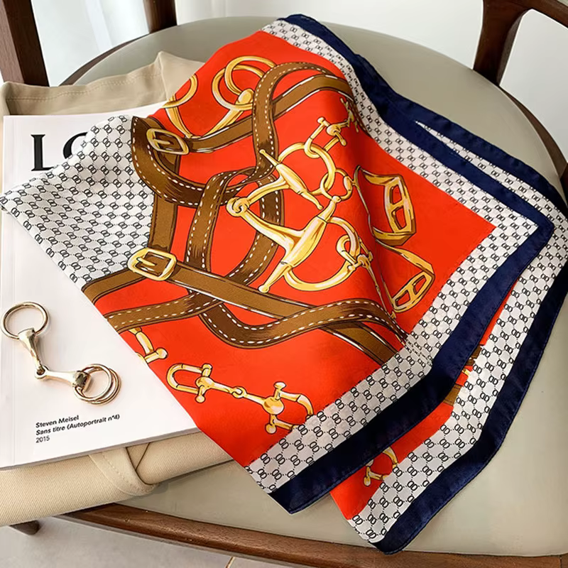 Foulard en Satin de soie imprimé